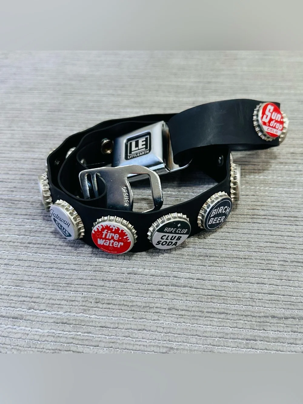 Vtg Little Earth Bottle Cap Belt Seatbelt Buckle Opener Y2K Eco Recycled Size M